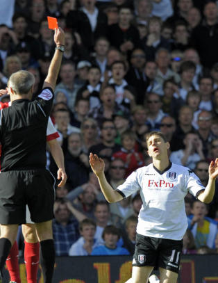 Dette røde kortet kan koste Fulham Europa League