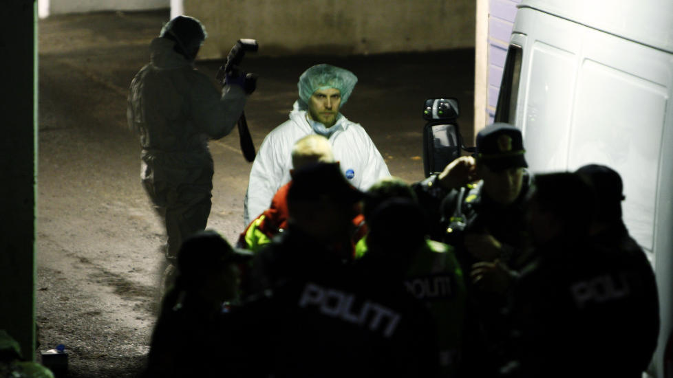  DREPT I GARASJEN:  Politietterforskere p� draps�stedet i dette garasjeanlegget p� Sk�yen i Oslo. Vegard Bjerck ble drept med kniv da han kom hjem fra jobb 18. desember 2008. FOTO:  ERLEND AAS, SCANPIX.