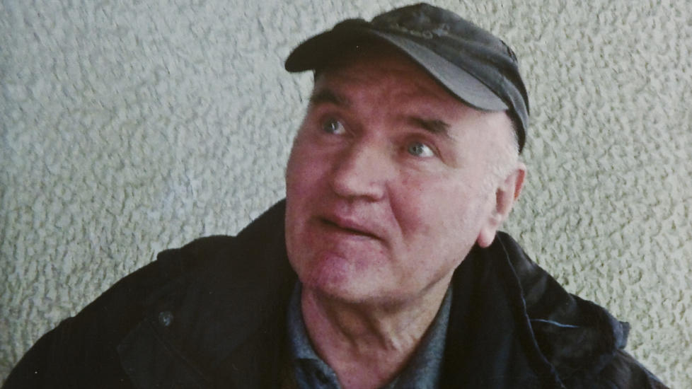 POLITIBILDE: Serbiske myndigheter har frigitt dette bildet av Ratko Mladic som ble p�grepet i g�r. Foto: REUTERS/Politika/Handout/Scanpix