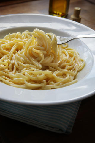Middag for en:  Det trenger ikke n�dvendigvis v�re kjipt � spise middag alene. Pr�v linguine med litt tr�ffelolje.