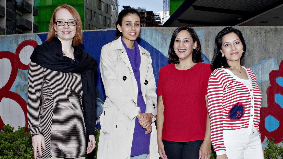 MUSLIMSK KVINNELIV: Maryam Al-Eenisi, Mina Adampour, Nazneen Khan-�strem og Aesha Ullah er blant forfatterne av �Utilsl�rt. Muslimske r�tekster�. Adampour og Ullah st�r for noen av h�ydepunktene, mener anmelderen. 

Foto: Nina Hansen / Dagbladet