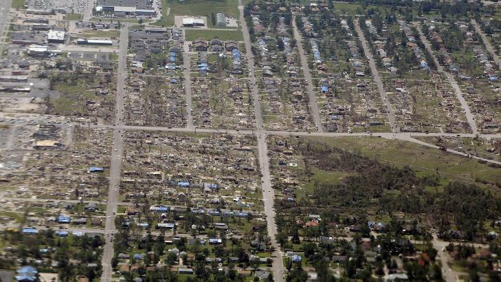 ENORME �DELEGGELSER: Bildet er tatt over sm�byen Joplin, fra Barack Obamas fly Air Force One. Presidenten  ankom i g�r det kriserammede omr�det i Missouri. Foto: Jason Reed / Reuters / Scanpix