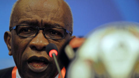 DJEVEL? Blatter var ikke n�dig med sin tidligere bestekompis Jack Warner. Foto: AFP/Cris Bouroncle/Scanpix