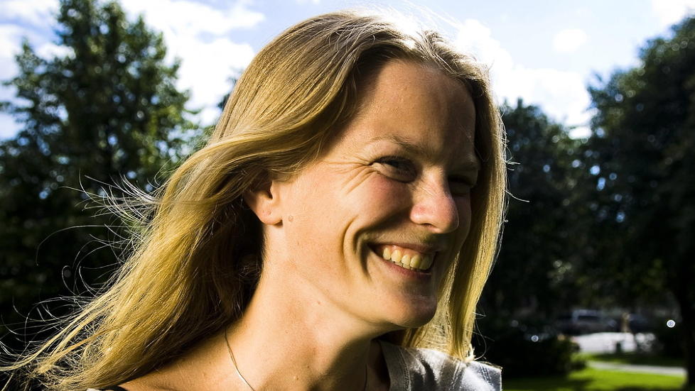 FESTLIG TITTEL: Ingvild H. Rish�is andre barnebok, �Pling i bollen,� inneholder lekne og rampete dikt med h�y sjarmfaktor. H�KON EIKESDAL / Dagbladet