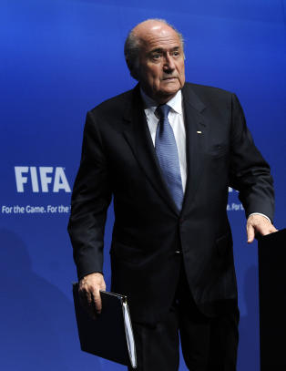 - Vi forhandler om Sepp Blatters avgang