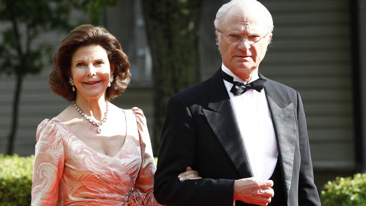 D�RLIG �R: Carl Gustaf og Silvia giftet ifjor bort sin eldste datter, men opplevde at den yngste datteren br�t sin forlovelse p� grunn av utroskap. Silvia har v�rt gjennom sykdom og Carl Gustaf har f�tt en storm av rykter mot seg. Foto: REUTERS/Fabrizio Bensch