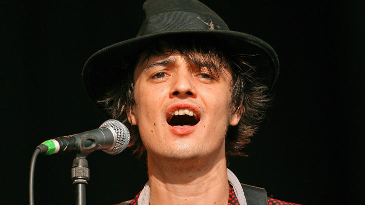 KAN IKKE KOMME: Pete Doherty m� i fengsel, og kan derfor ikke spille p� Oslo Live. Foto: AFP PHOTO / CARL DE SOUZA/Scanpix