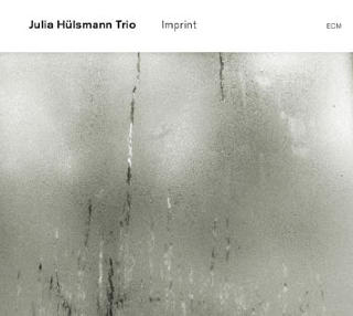 JULIA H�LSMANN TRIO Tysk pianotrio som rykker i tradisjonen.