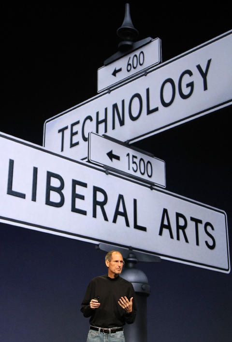 KOMPLISERT: Apple sliter med � f� p� plass avtaler med film- og tv-selskaper og andre rettighetshavere i medieindustrien. Foto: SCANPIX