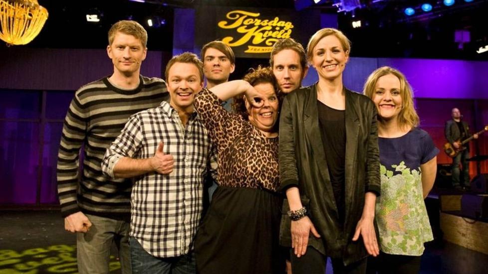 NYE IKONER:  Odd-Magnus Williamson, John Brungot, Henrik Thodesen, Else K�ss Furuseth, Morten Ramm, Guri Solberg (gjest) og Henriette Steenstrup har knallsuksess med Torsdag kveld fra Nydalen. Foto: TV 2