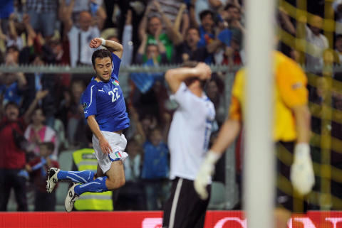 LEKENDE LETT: Giuseppe Rossi og Italia fikk det enkelt mot et tannl�st Estland.Foto: SCANPIX/AFP PHOTO /GIUSEPPE CACACE