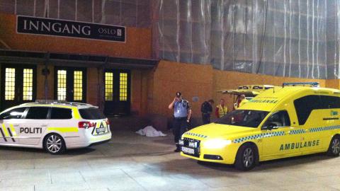 D�DE:  En person d�de etter � ha tatt en overdose rett utenfor Oslo S natt til tirsdag i forrige uke. Foto: Eugene Brandal Laran / Dagbladet