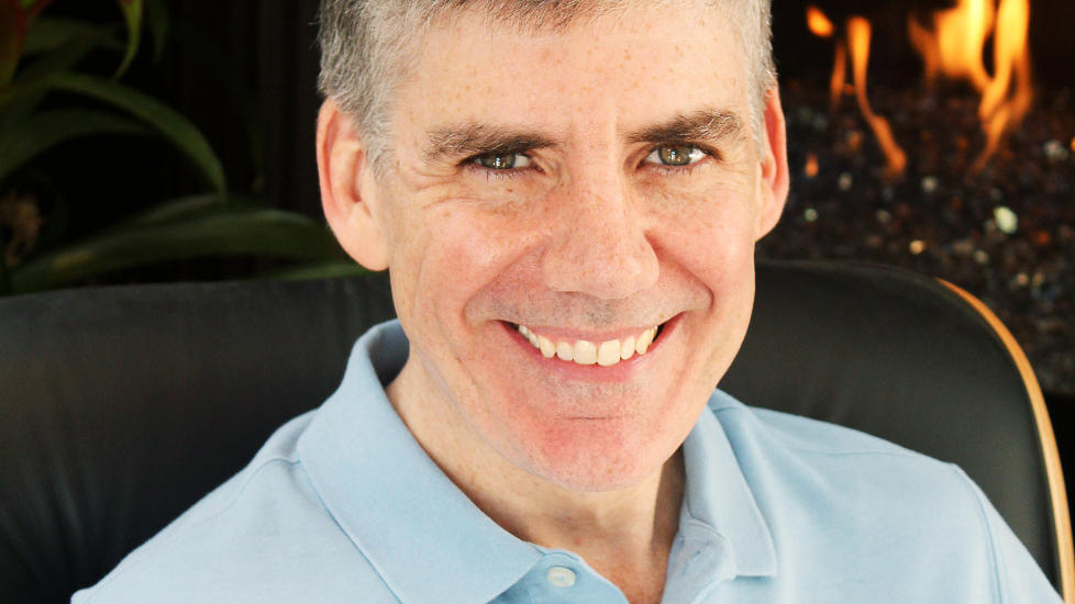 NY SERIE: Rick Riordan har hatt kjempesuksess med Percy Jackson-serien, som bygger p� gresk mytologi. N� tar han for seg egyptisk gudel�re i en ny fantasyserie. Foto: SCHIBSTED