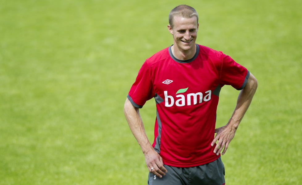 EKSTRA MOTIVASJON: Brede Hangeland innr�mmer at det er lettere � mobilisere til innsats mot Litauen etter at han fikk vite at kampen er viktig for seedingen f�r trekningen av VM-kvalifiseringen. Foto: Kyrre Lien, Scanpix