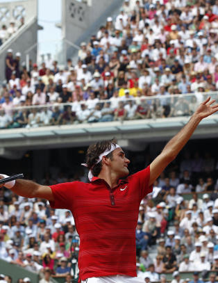Federer st�r over Halle-turnering