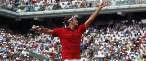 Federer st�r over Halle-turnering