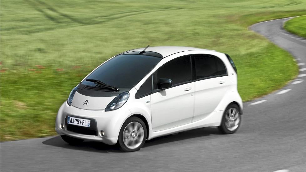 FRISTER: Stadig flere kj�per funksjonelle elbiler som Citro�n C-Zero. FOTO: Citro�n