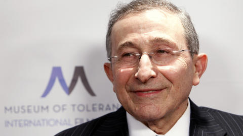 OPPSIKTSVEKKENDE: Rabbi Marvin Hier ved Simon Wiesenthal-senteret har lagt fram et oppsiktsvekkende dokument skrevet av Adolf Hitler. Her er han fotografert i 2010. Foto: REUTERS/Danny Moloshok