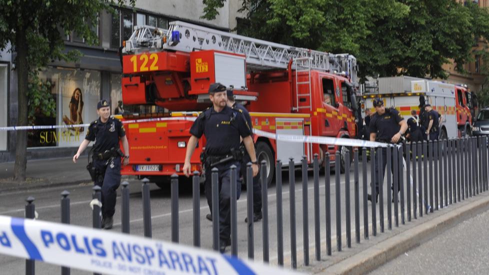 SPERRET AV: Et st�rre omr�de i Stockholm er sperret av etter funn av en mistenkelig gjenstand.
Foto: BERTIL ERICSON / SCANPIX