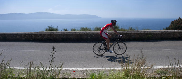 SYKKELTUR: Sardinia er popul�rt for aktiv ferie. Foto: JOHN TERJE PEDERSEN