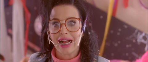 Katy Perry viser hvordan nerder stripper