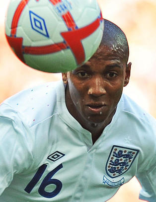 Ashley Young klar for Manchester United
