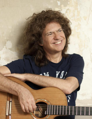 Pat på gitartur i minneboka