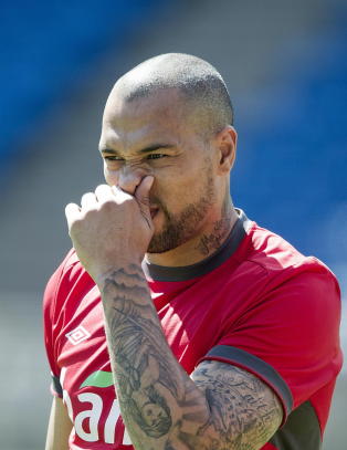 John Carew er lei seg - det f�r NFF ta p� sin kappe