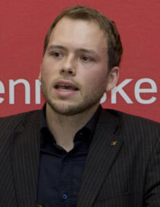 Lysbakken inviterer SOS Rasisme til kontoret for å prate om penger