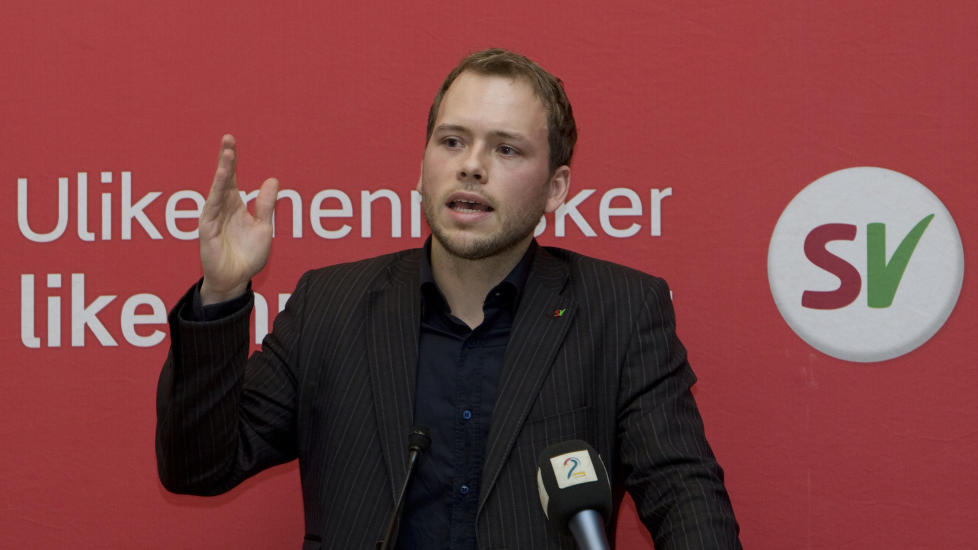 INVITERER: Statsr�d Audun Lysbakken inviterte tidligere denne uka SOS Rasisme til � diskutere medlemstrikse-saken p� sitt kontor i Oslo sentrum. 
Foto: Bj�rn Sigurds�n / SCANPIX