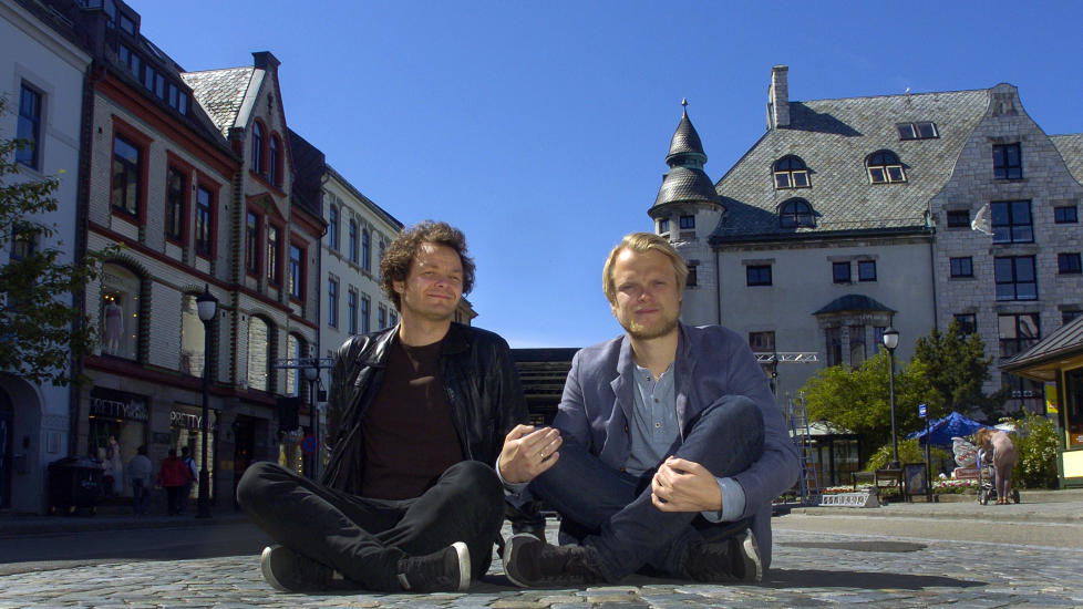 S�SKENBARN: Ante Giske�deg�rd (t.v) og Lars Berg Giske�deg�rd er s�skenbarn og har begge v�rt medlemmer i den nylig opppl�ste gruppen The Margarets. I sommer skal de arrangere tre festivaler for over 50.000 mennesker. De begynner i dag med Midtsommerjazz, midt i �lesund sentrum. Foto: Fridgeir Walderhaug/Dagbladet