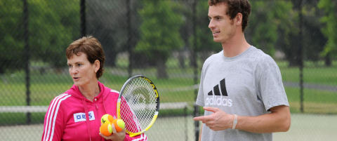 Boris Becker mener Murray er en mammadalt