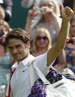Federer og Roddick greit videre