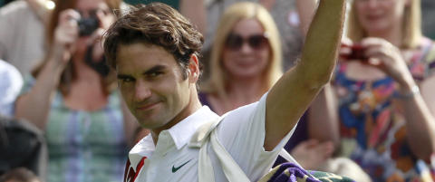 Federer og Roddick greit videre