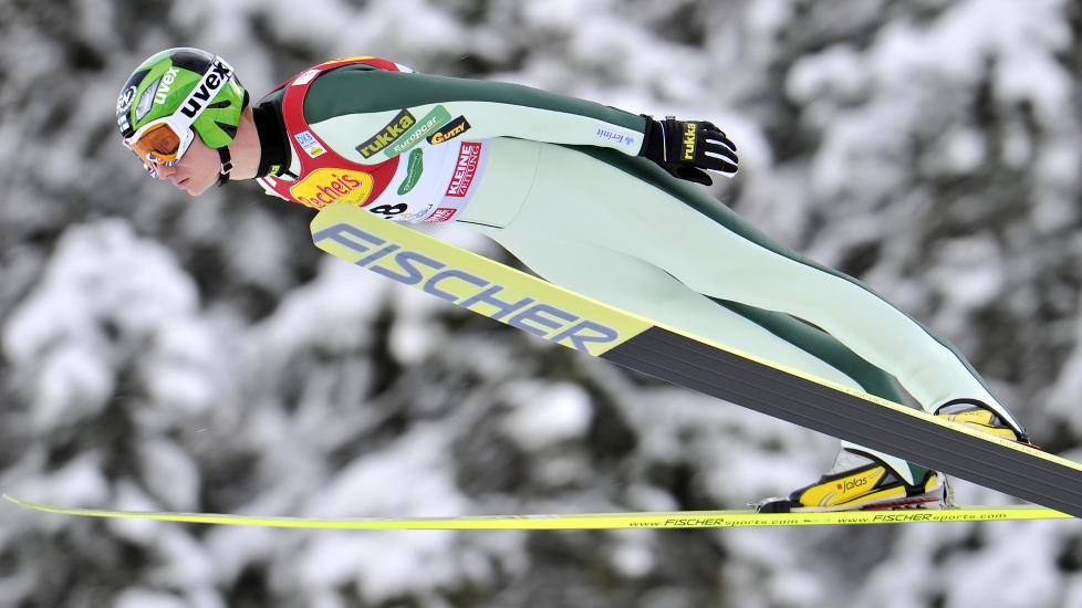 SKAL FLY UTEN SKI: Den finske kombinertl�peren Hannu Manninen er nyutdannet pilot, og ble nettopp tobarnsfar. N� kutter han ut skikarrieren. Foto: Kerstin J�nsson, AP/Scanpix