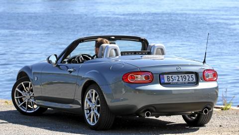 GODT KJ�P:  MX-5 gir mye for pengene og holder seg dessuten godt i verdi. Foto: Terje Bj�rnsen