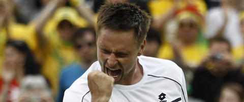 Söderling snudde 0-2 i sett til seier