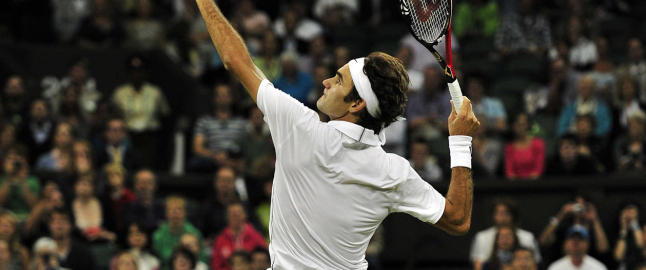 Federer svevde enkelt til tredje runde