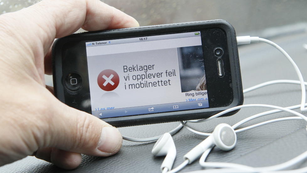 VARSLER MOBILTR�BBEL: Telenor varsler to ukers mobiltr�bbel i Oslo. �rsaken er at Telenor skal bytte ut 10 000 basestasjoner etter store problemer i hele Norge. 
Foto: Heiko Junge / Scanpix