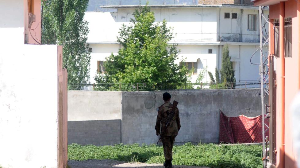 STORT BESLAG: Blant gjenstandene funnet i bin Ladens hus i Abbotabad i Pakistan var et brev som n� er lekket til AP. Foto: EP/Md Nadeem/Scanpix