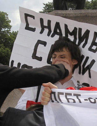 Slik ble homoparaden mottatt i St. Petersburg