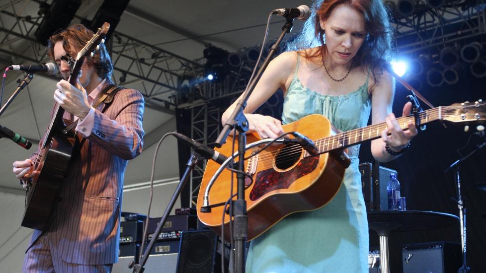 ALLTID SAMMEN: Gillian Welch og David Rawlings har holdt sammen sidene studiedagene p� Berklee College of Music i Boston. Foto: John Russell/AP/Scanpix