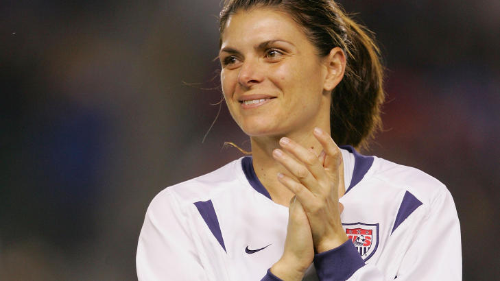 IKKE IMPONERT: Mia Hamm er lite begeistret for dramaqueens - i herrefotballen. Foto:  (Photo by Harry How/Getty Images/AFP)