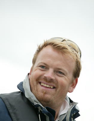 Fikk latterkrampe i begravelse