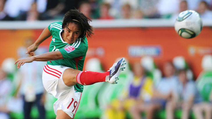 DR�MMETREFF: Monica Ocampo scoret da Mexico sensasjonelt klarte 1-1 mot England i VM. Foto: AFP PHOTO / JULIAN STRATENSCHULTE
