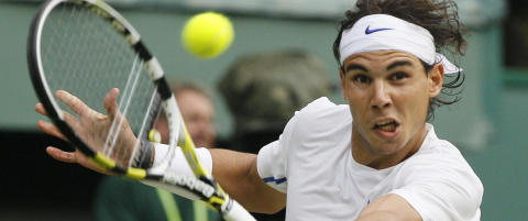 Nadal kjempet seg videre til tross for store smerter