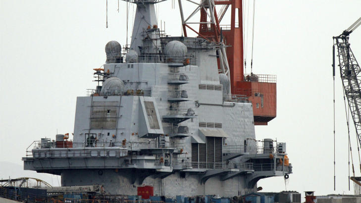 VIKING: Hangarskipet, som heter �Varjag� (russisk for �viking� red.anm.), ble kj�pt av Ukraina i 1998 og fraktet til Kina fire �r senere. Foto: REUTERS/SCANPIX