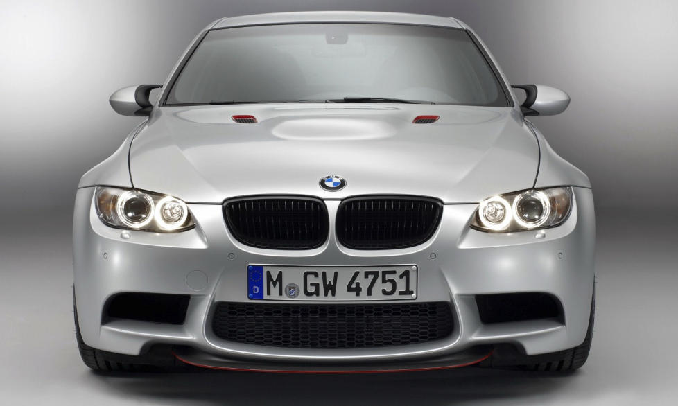 R�SKAP: BMW M3 er en heftig bil i utgangspunktet, men blekner litt mot nye CRT. Den er lettere og raskere, og langt mer eksklusiv. Foto: BMW