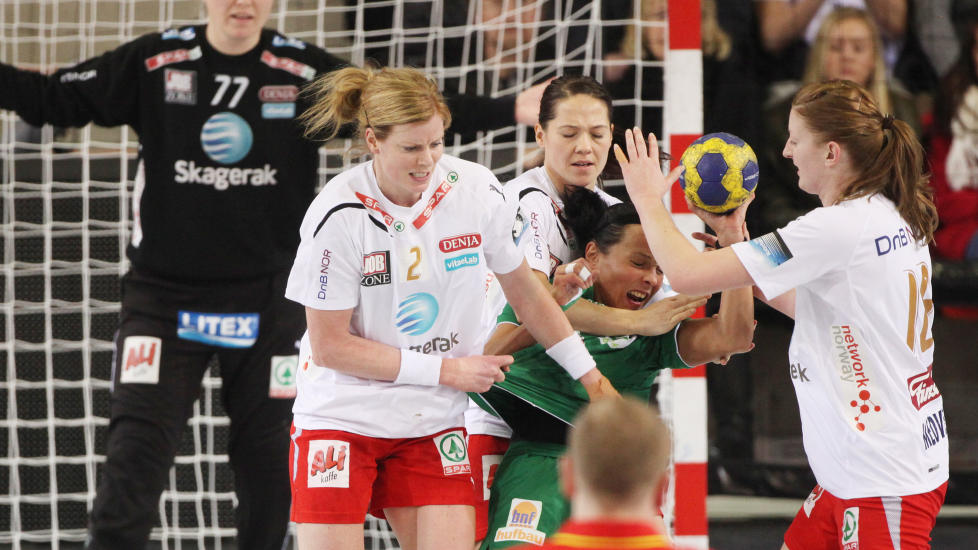 SKAL FORSVARE TITTELEN: Regjerende mester Larvik har f�tt en overkommelig gruppe i mesterligaen kommende sesong. 
Foto: Trond Reidar Teigen / SCANPIX