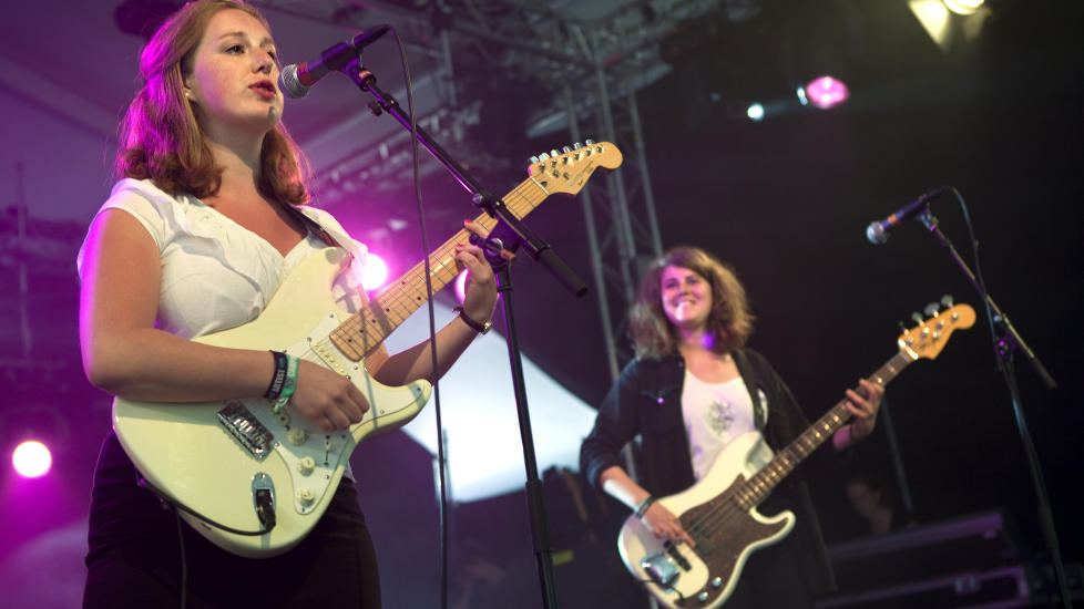 HOVEDEBUTANTER: Razikas Marie Amdam og Marie Moe. Foto: Anders Gr�nneberg